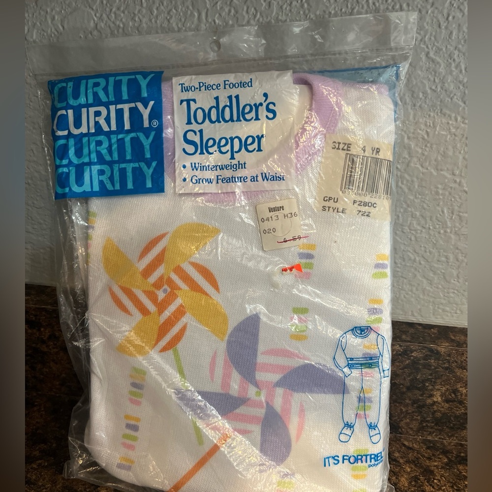 Vintage Children’s  curity two piece sleeper Pinwheels pajamas size 4 NIP